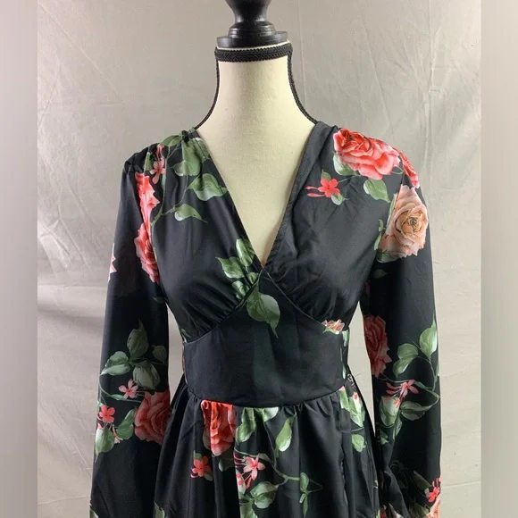 French Floral Rose Print Dress - Picture 10 of 12